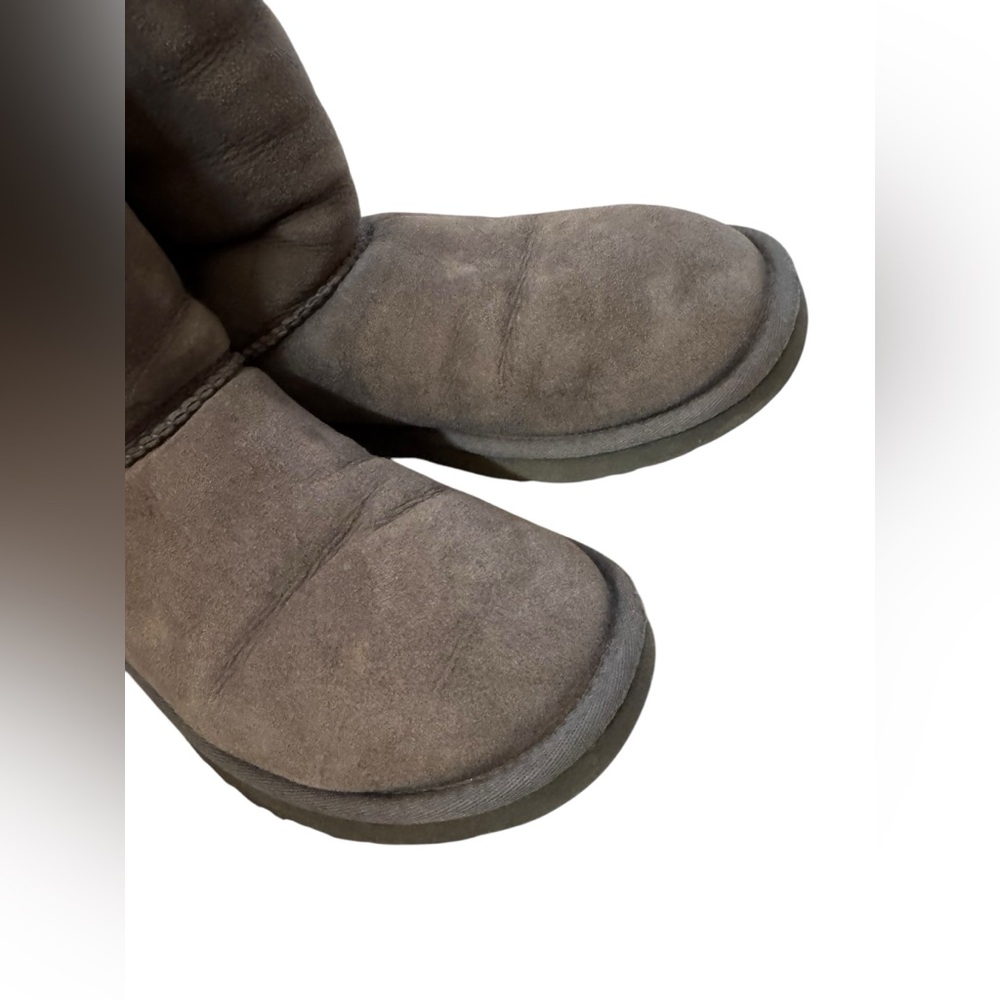 UGG Women’s Classic Short II Boots Sz 7 Brown Fully Lined Suede Upper - Picture 3 of 8